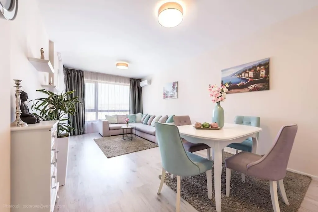 Oceanview Oasis Apartment Varna